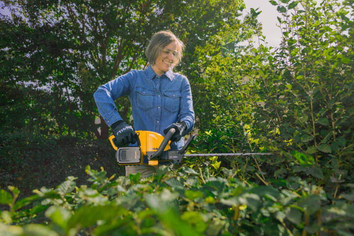 STIGA Akku-Heckenschere HT 300e Kit